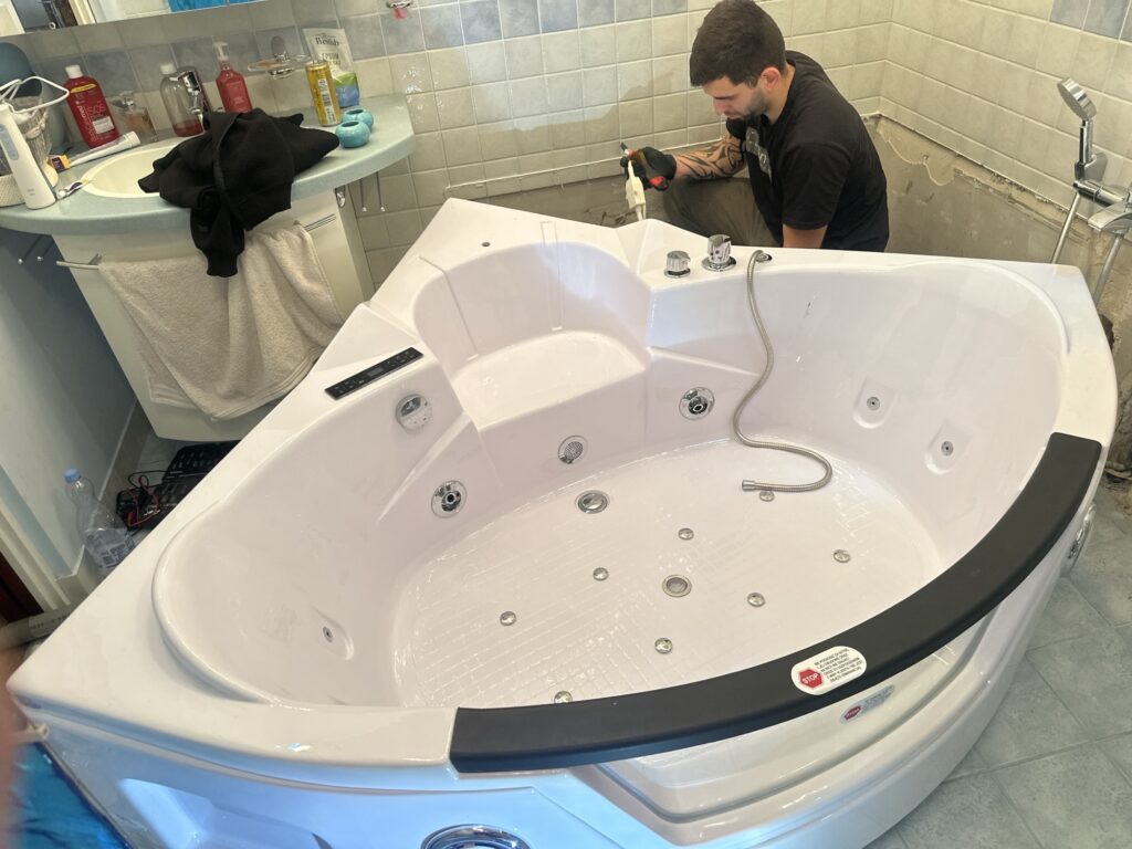 Montaż Jacuzzi Płock okolice Słupno, zamów usługę tutaj działamy skutecznie i z dojazdem prosto z Warszawy.