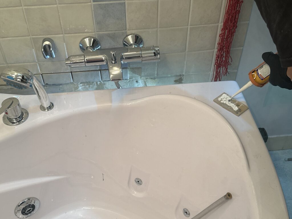 Naprawa wanny spa z Mobilnym serwisem z Warszawy. Działamy tanio i szybko, zamów nasze usługi z dojazdem do klientów.